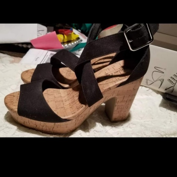 American Eagle Outfitters Shoes - AMERICAN EAGLE  BLOCK SANDAL HEEL BRAND NEW 6.5